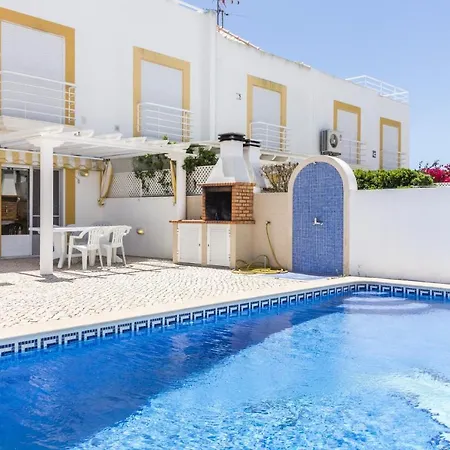 Beach House بيت للعطل *